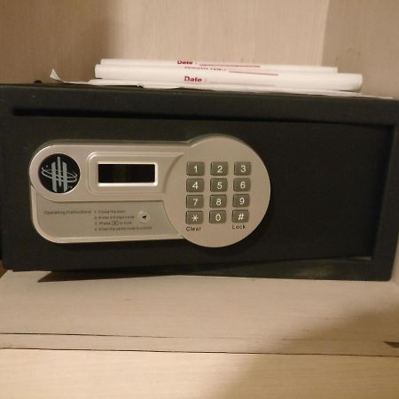 Hotel Ramada Ahmedabad Extérieur photo