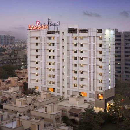 Hotel Ramada Ahmedabad Extérieur photo