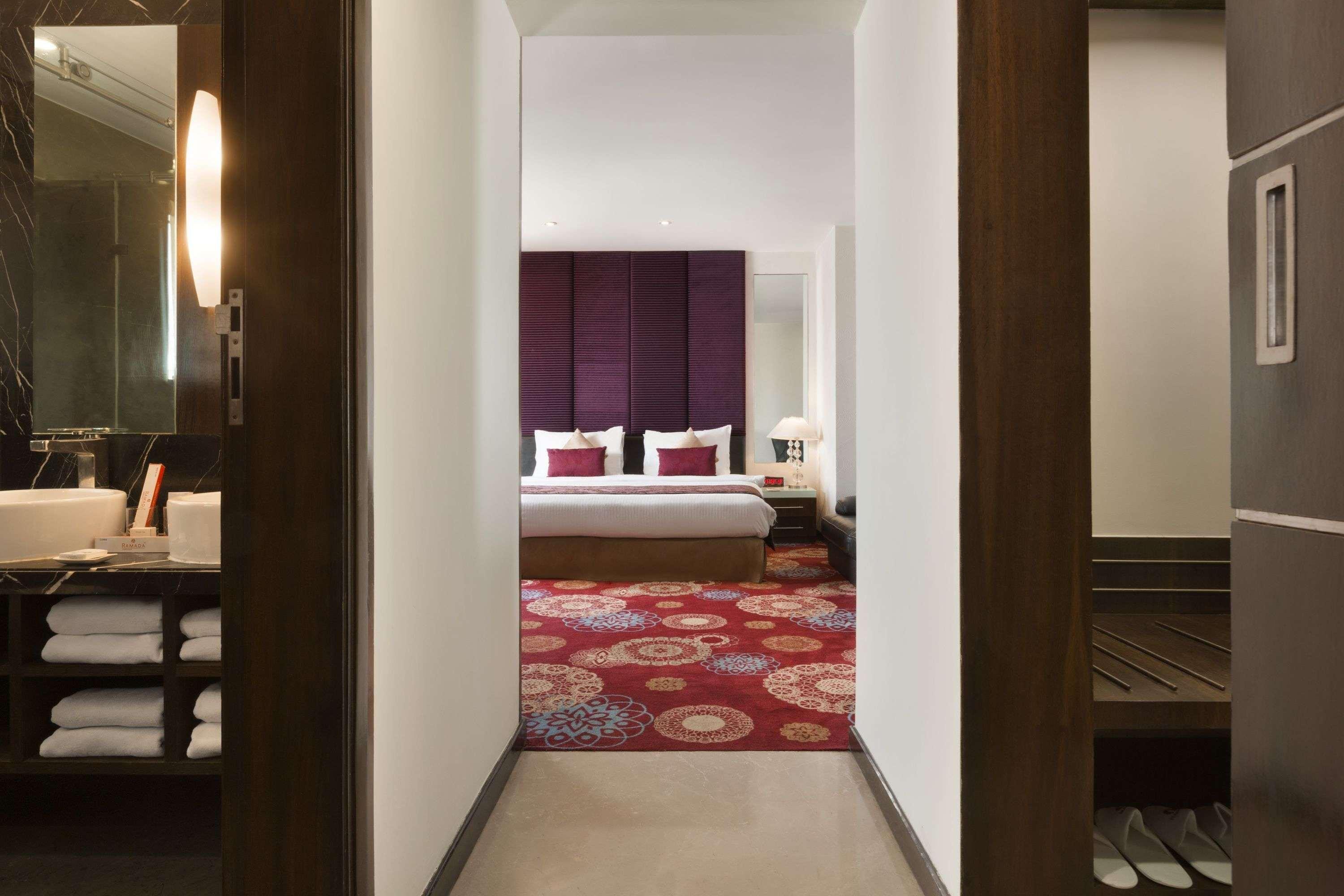 Hotel Ramada Ahmedabad Extérieur photo