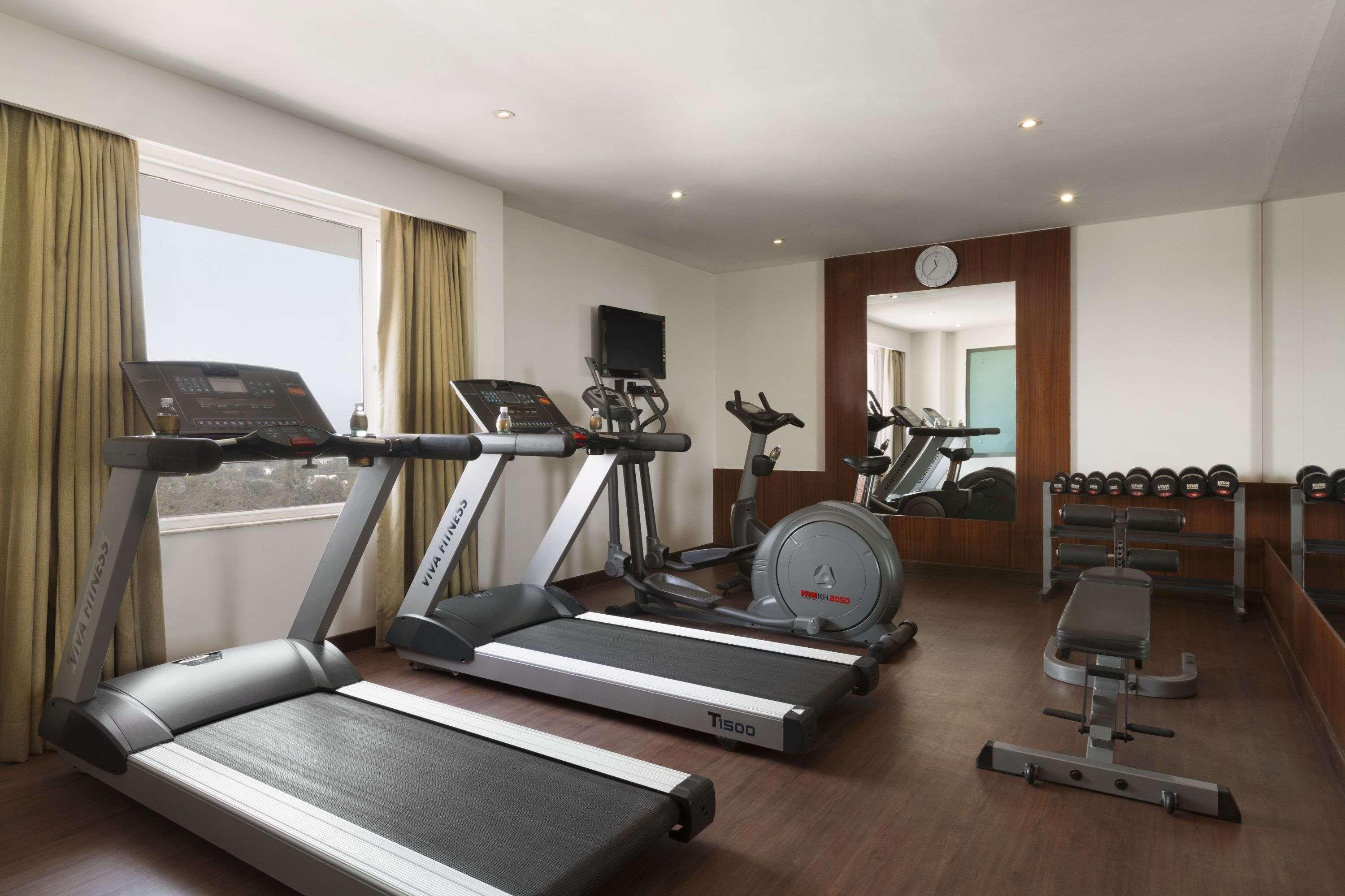 Hotel Ramada Ahmedabad Extérieur photo