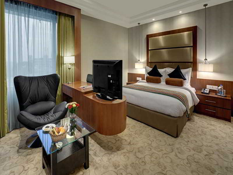 Hotel Ramada Ahmedabad Extérieur photo