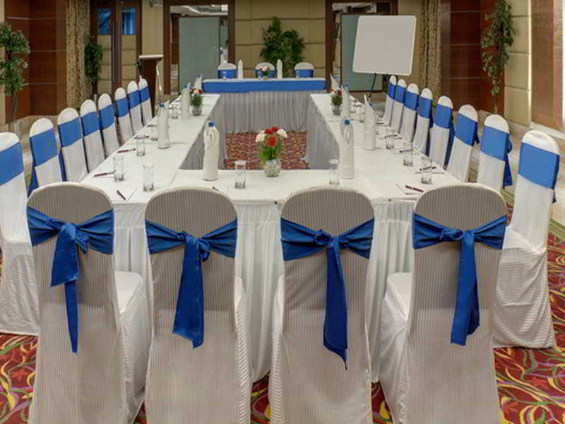 Hotel Ramada Ahmedabad Extérieur photo