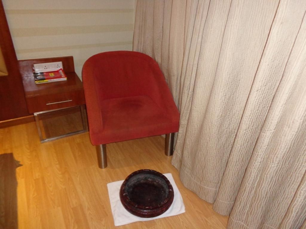 Hotel Ramada Ahmedabad Extérieur photo
