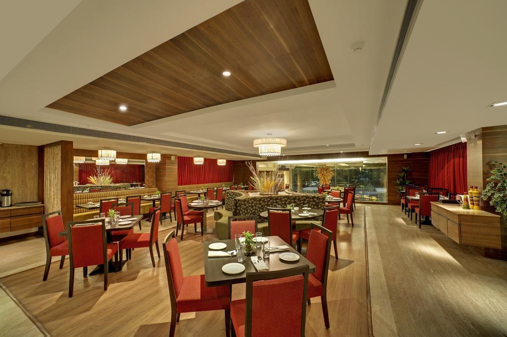 Hotel Ramada Ahmedabad Restaurant photo
